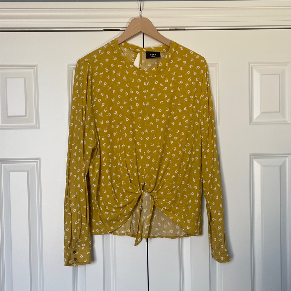 Vici Yellow Floral Front Knot Blouse